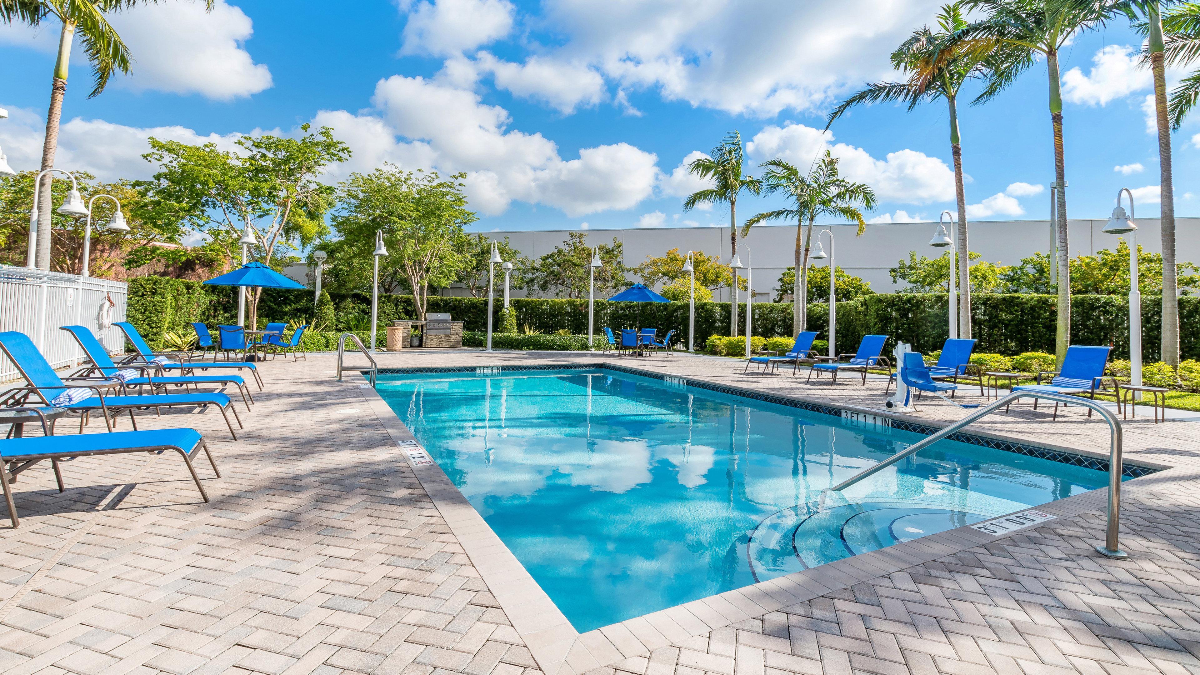 Holiday Inn Express & Suites Miami Kendall By Ihg Country Walk Exteriör bild