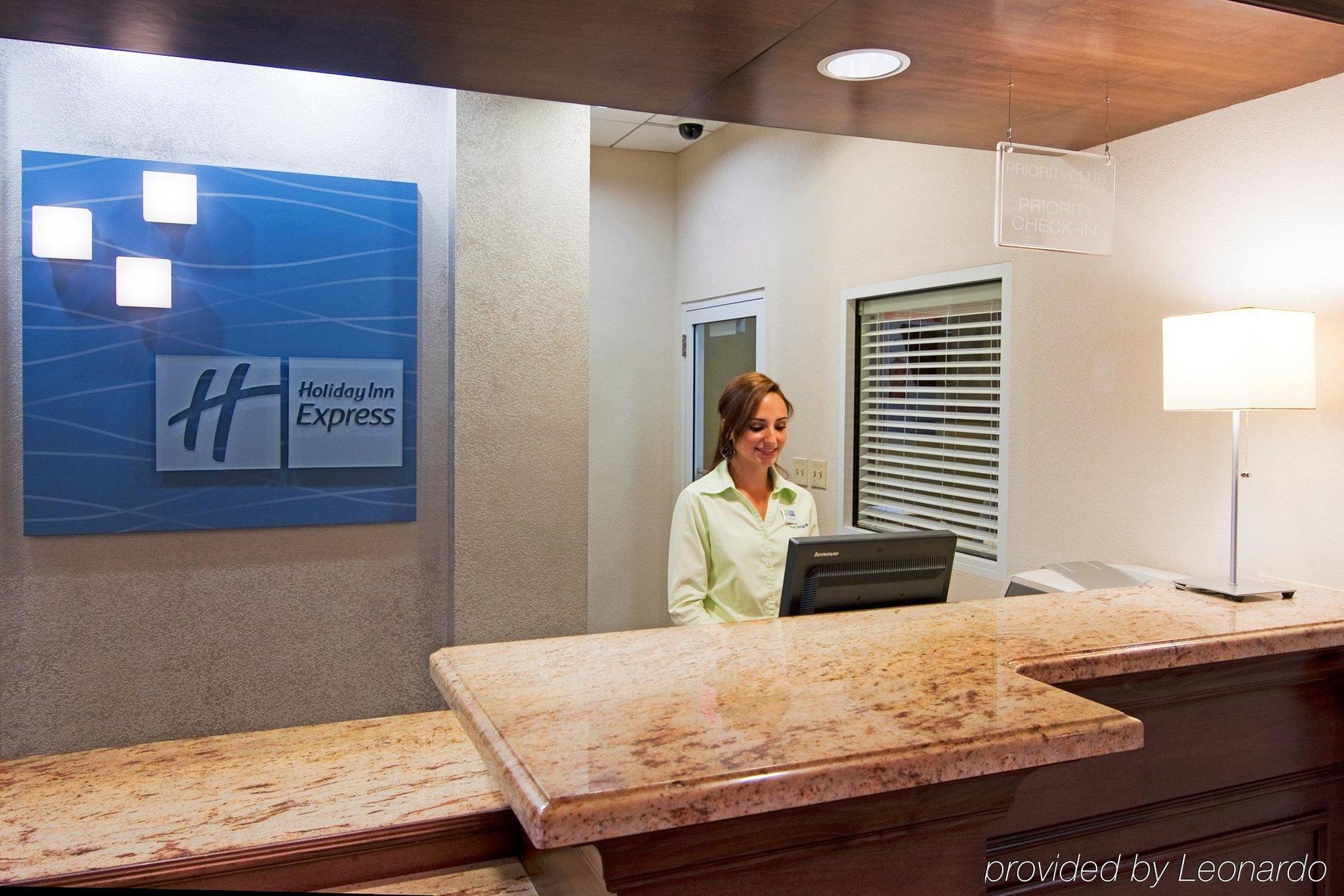 Holiday Inn Express & Suites Miami Kendall By Ihg Country Walk Inreriör bild