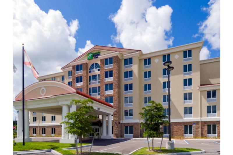 Holiday Inn Express & Suites Miami Kendall By Ihg Country Walk Exteriör bild